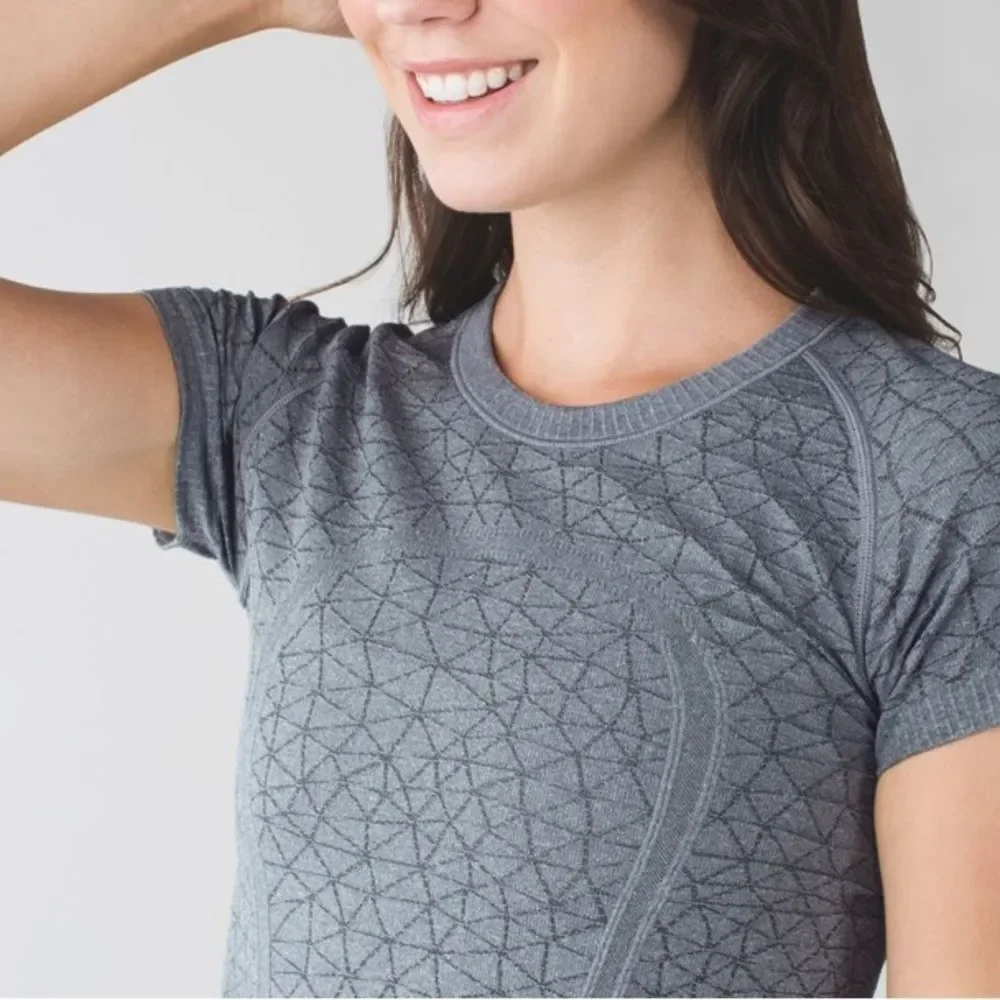 LULULEMON Swiftly Tech Short Sleeve Crew in Heathered Slate Women’s Size 12
